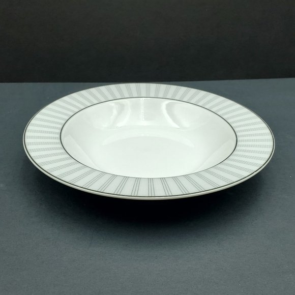 Mikasa Adrian Grey Rimmed Soup Bowls Gray Striped Rim Individual Pasta Bowls - Picture 7 of 7